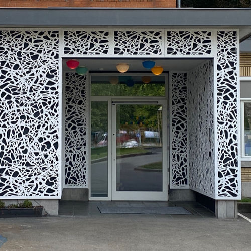 Bardage en panneaux - CELLON - HOSPITAL BRUMANN BRUSSEL - Bruag Design Factory AG - en composite / vertical / texturé