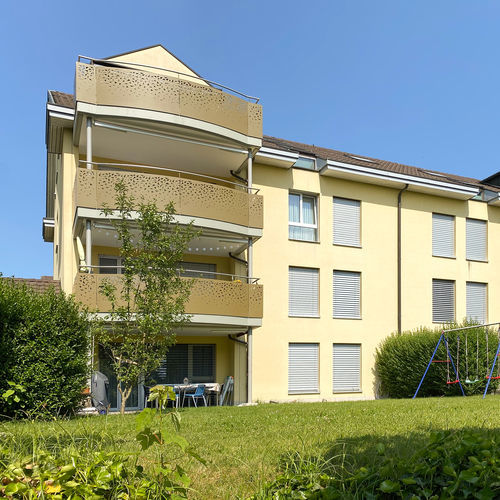 Garde-corps en HPL - CELLON - Nielsenstrasse Buchrain - Bruag Design Factory AG - à panneaux / d'extérieur / pour balcon