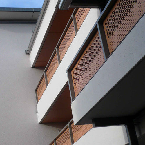 Garde-corps en fibre de bois - FORMBOARD TOP PINE - BANK LINTH STÄFA - Bruag Design Factory AG - à panneaux / d'extérieur / pour balcon