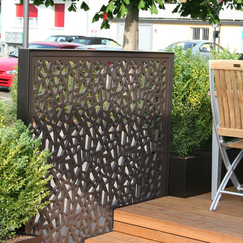 Paravent contemporain - STEAKHOUSE MARINA  - Bruag Design Factory AG - en MDF / pour restaurant / d'extérieur
