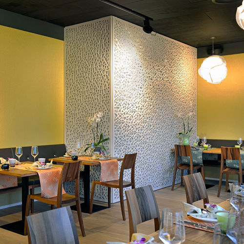 Parement décoratif - RESTAURANT MEIERS COME INN BÜLACH - Bruag Design Factory AG - en bois / intérieur / texturé