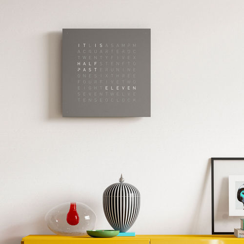 Horloge contemporaine - PEPPER - qlocktwo - murale / à affichage digital LCD / professionnelle