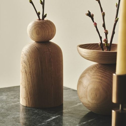 Vase contemporain - Ball  - Applicata - en chêne / en bois teinté / de table