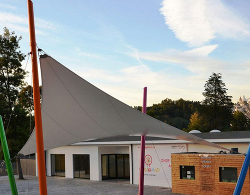 Structure tendue sur ossature métallique - MAGIKLAND - Eugreb Invest - pour abri / avec membrane en pvc / pour le secteur événementiel