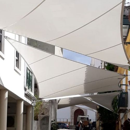 Structure tendue sur ossature métallique - STREETS IN ABRANTES - Eugreb Invest - pour marquise / pour abri / avec membrane en pvc