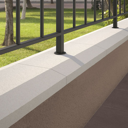 Chaperon de mur de type balustrade - LA Series - SAS PREFABRICADOS DE HORMIGON SA - en pierre reconstituée / en béton / double pente