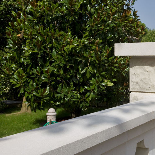 Chaperon de mur pour clôture de jardin - AL Series - SAS PREFABRICADOS DE HORMIGON SA - en pierre / en béton / double pente