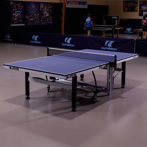 Table de ping-pong d'intérieur - 640 ITTF  - Cornilleau - contemporaine / pour compétitions sportives / pour les clubs sportifs