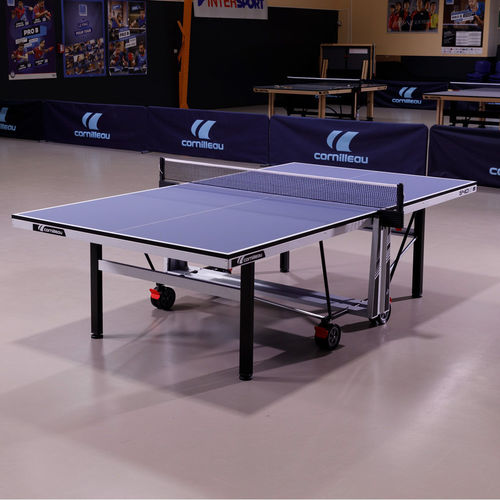 Table de ping-pong d'intérieur - 540 ITTF  - Cornilleau - contemporaine / pour compétitions sportives / pour les clubs sportifs