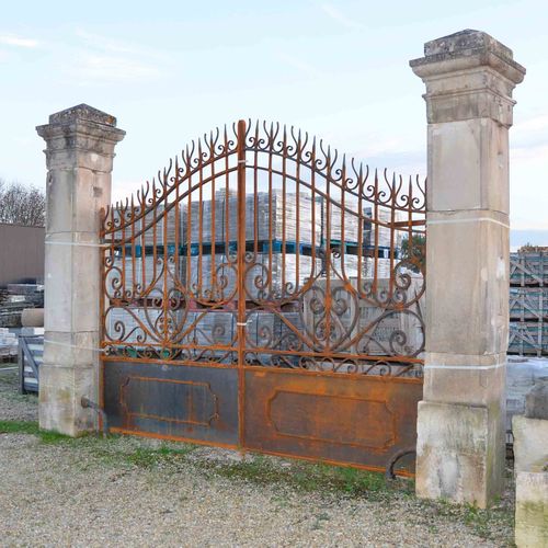 Pilier pour clôture en pierre - 2020116 - bca materiaux anciens