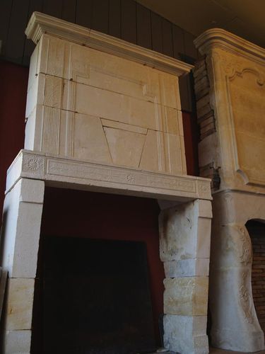 Habillage de cheminée de style Directoire - bca materiaux anciens - en pierre