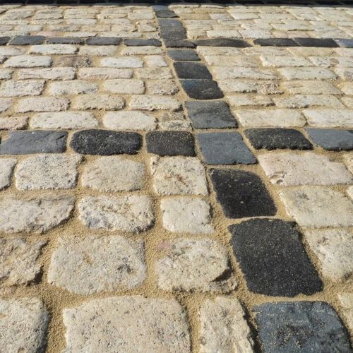 Pavé en granit - bca materiaux anciens - en calcaire / en grès / en basalte