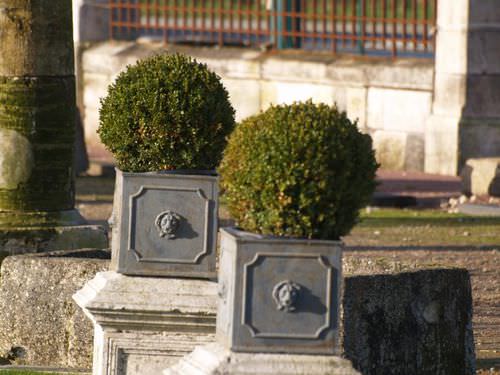 Jardinière en pierre - bca materiaux anciens - carrée / classique / pour espace public