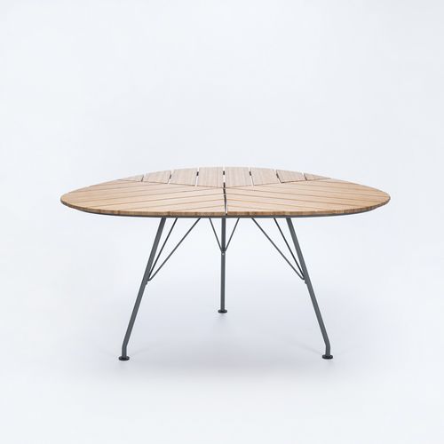 Table à manger contemporaine - LEAF - Houe - en métal / en bambou / triangulaire