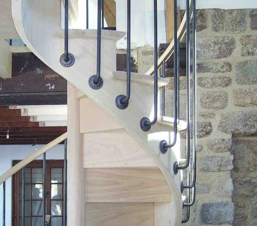 Escalier en colimaçon - BISTROT - ESCALIER DESIGN 14 - à marches en bois / structure en bois / contemporain