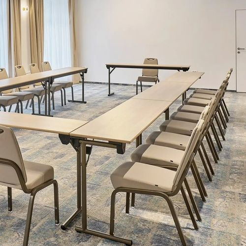 Table de conférence contemporaine - SYSTEM-C - burgessfurniture - en bois / en acier / avec piètement en acier