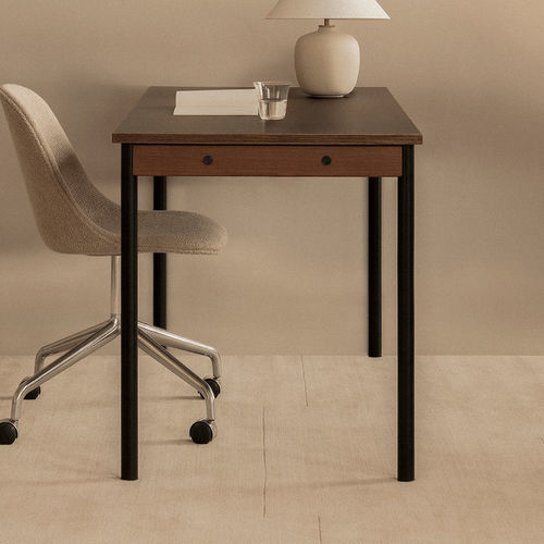Table contemporaine - CO - AUDO - en chêne / en stratifié / avec piètement en acier