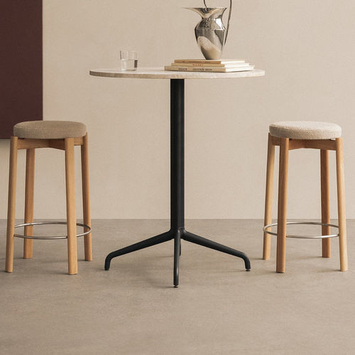 Tabouret de bar contemporain - PASSAGE - AUDO - en tissu / avec piètement en bois massif / 4 pieds