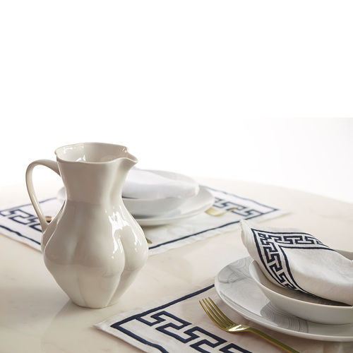 Pichet en porcelaine - KIKI - Jonathan Adler - à usage domestique