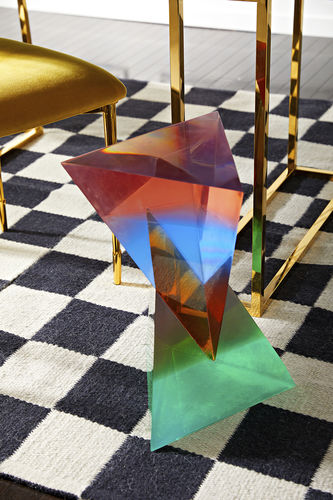 Table d'appoint contemporaine - NEO GEO - Jonathan Adler - en acrylique / triangulaire / résidentielle