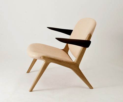 Chauffeuse contemporaine - IS LOUNGE - Miyazaki Chair Factory - en bois / avec accoudoirs