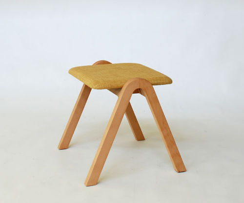 Tabouret contemporain - A - Miyazaki Chair Factory - en bois / tapissé / empilable