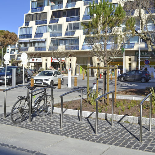 Range-vélo au sol - LA GRANDE MOTTE  - URBAN-NT - pour espace public / en acier inoxydable / professionnel