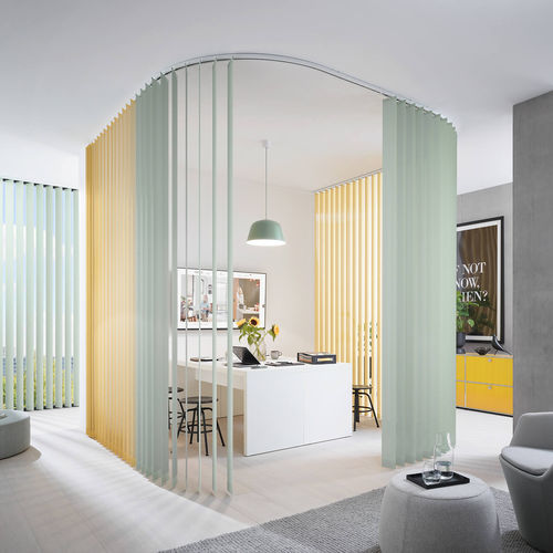 Store à bandes verticales - CURVED - Kadeco Sonnenschutzsysteme GmbH - japonais / pour fenêtre / en tissu