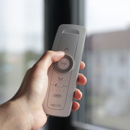 Télécommande de protection solaire - SOMFY - Kadeco Sonnenschutzsysteme GmbH - lisse / mate