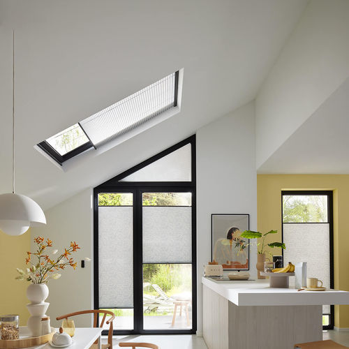 Store plissé - ROOFLIGHT  - Kadeco Sonnenschutzsysteme GmbH - pour fenêtre de toit / en tissu / professionnel