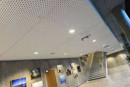 Faux-plafond en plâtre - Spacing - en dalles / acoustique / perforé