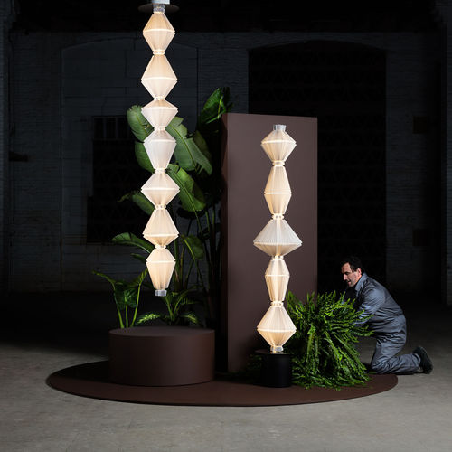 Colonne lumineuse contemporaine - OÏPHORIQUE - Parachina - en acier / en tissu / fluorescente