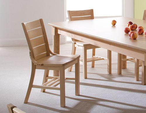 Chaise contemporaine - BOSS - Pineapple - d'intérieur / en bois massif / résidentielle