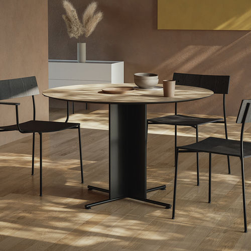 Table contemporaine - OX - Omelette Editions - en placage de bois / en MDF / avec piètement en acier thermolaqué