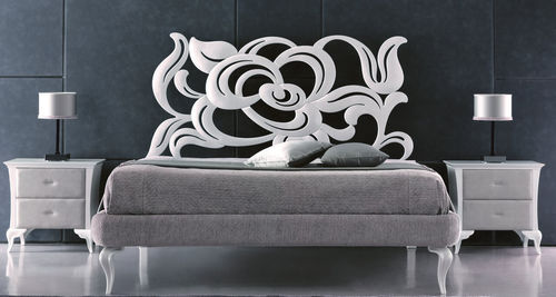Lit double - MEGAN - Corte Zari - design original / tapissé / avec tête de lit
