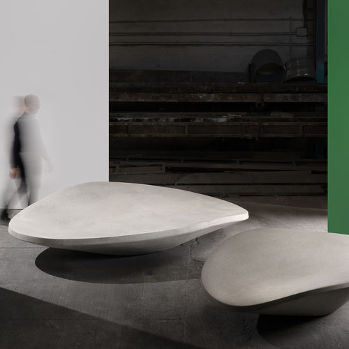 Banc public contemporain - Núvol - Durbanis - en béton / sans dossier / sans accoudoirs