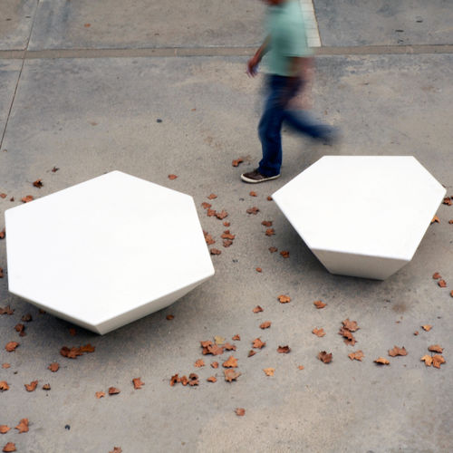 Banc public contemporain - Cristal - Durbanis - en bois / en béton / sans dossier