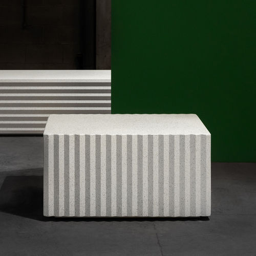 Banc public contemporain - Strat - Durbanis - en béton / sans dossier / sans accoudoirs