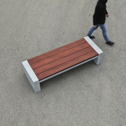 Banc public contemporain - Vora - Durbanis - en bois / en béton armé / sans dossier