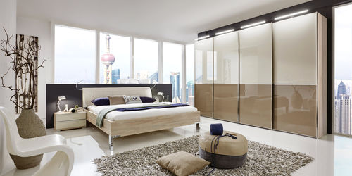 Lit double - SHANGHAI   - Wiemann - contemporain / avec tête de lit en cuir / en bois