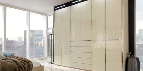 Armoire d'angle - SHANGHAI - Wiemann - contemporaine / en bois / à porte coulissante