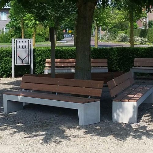 Banc public contemporain - Bleijko - en bois / en béton / avec dossier