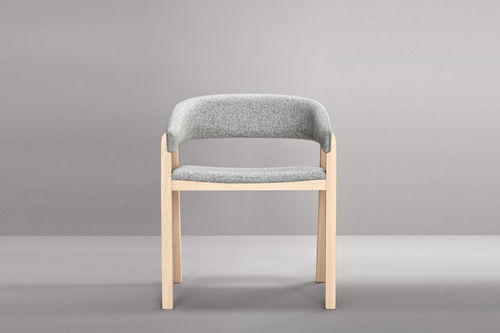 Chaise contemporaine - OSLO - Missana - d'intérieur / en tissu / avec piètement en bois
