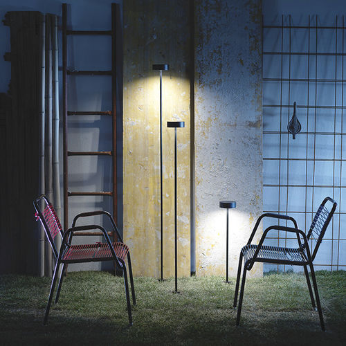 Borne d'éclairage de jardin - DUSK - Flexalighting - contemporaine / en métal / à LED