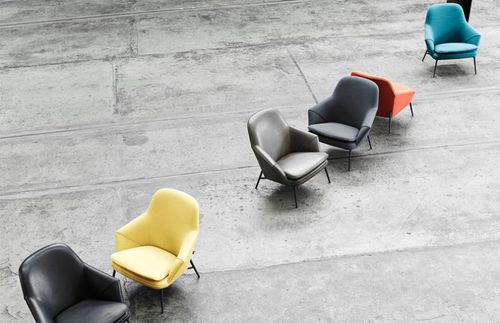Fauteuil contemporain - HUG - Wendelbo - en cuir / en tissu / bergère