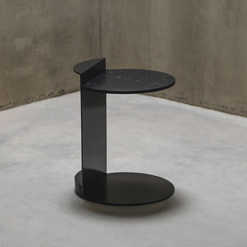 Table d'appoint contemporaine - LINEA NERO MARQUINA - MAAMI HOME - en marbre / avec piètement en métal laqué / avec piètement en marbre