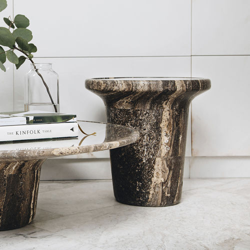 Table d'appoint design minimaliste - DATA TALL TRAVERTINE - MAAMI HOME - en verre trempé / en travertin / avec piètement en travertin