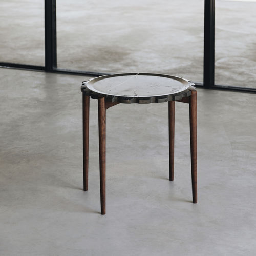 Table d'appoint contemporaine - CLOCK GREY KENDZO - MAAMI HOME - en marbre / avec piètement en noyer / avec piètement en bois massif