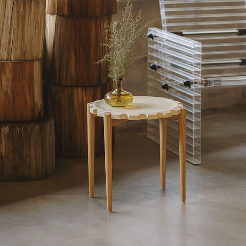 Table d'appoint contemporaine - CLOCK TRAVERTINE - MAAMI HOME - en chêne / en bois massif / en travertin