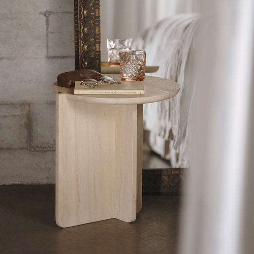 Table d'appoint contemporaine - NOTCH TRAVERTINE - MAAMI HOME - en travertin / avec piètement en travertin / ronde